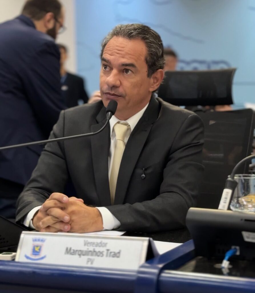 Vereador Marquinhos Trad discursa a favor do tombamento das barracas de Anhanduí